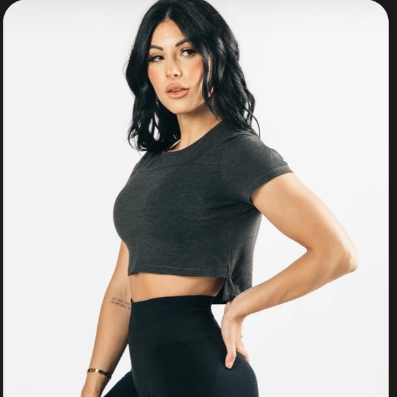 [L]👚 - NWT - ALPHALETE crop top - Picture 2 of 10